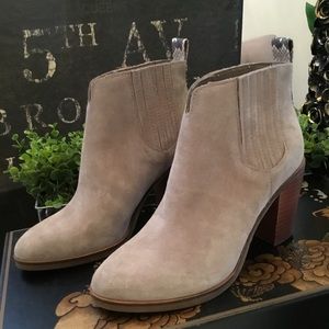 NewDolce vita Stacie suede block heel bootie sz6.5